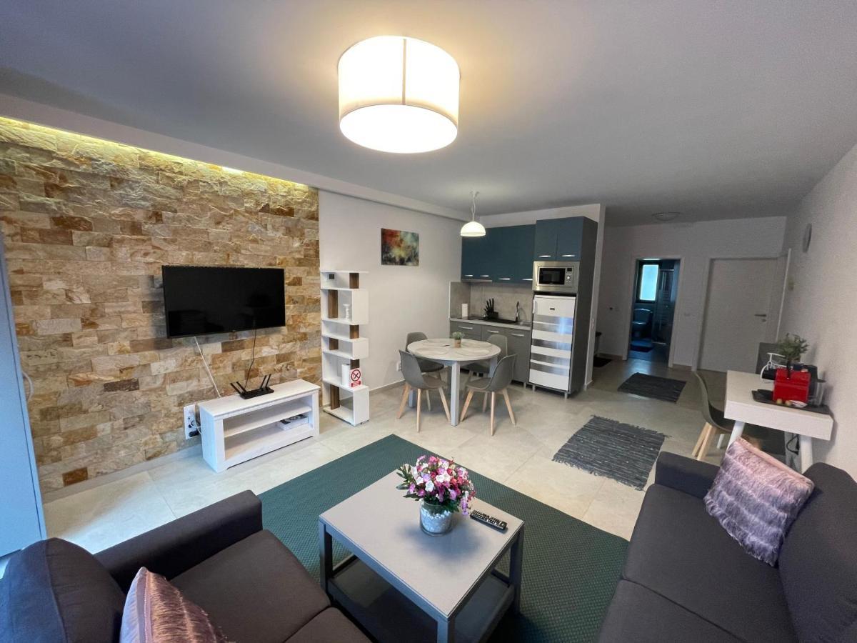 Castle Residence Apt. Zamorei Busteni Bagian luar foto